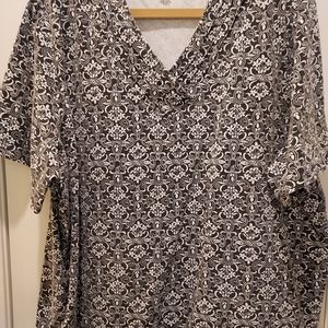 Liz and Me sz 3x V Neck Dressy Tee, Charcoal Grey and Off White Print